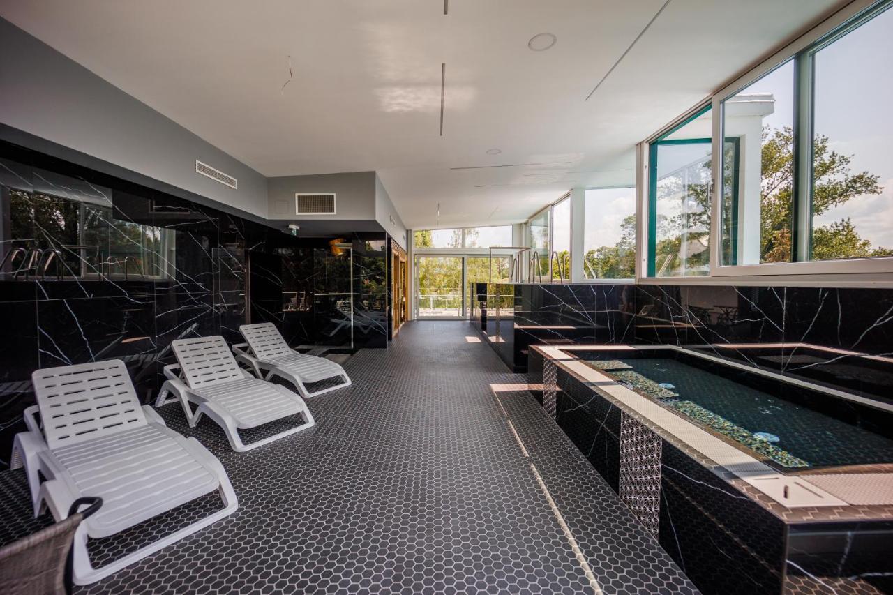 Villa Bauhaus Wellness Apartman Siofok Luaran gambar