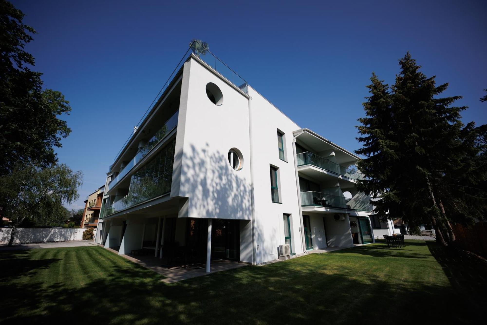 Villa Bauhaus Wellness Apartman Siofok Luaran gambar